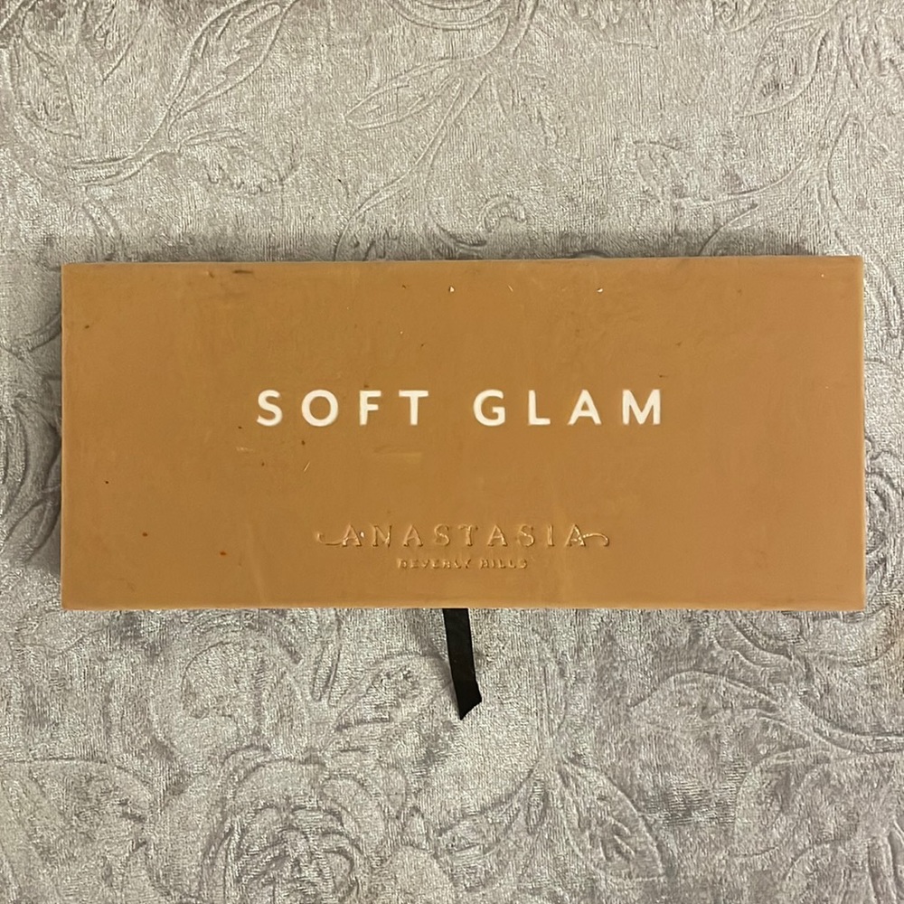 Anastasia Beverly Hills Soft Glam Palette